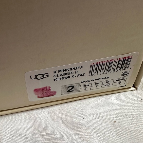 K pink puff classic 2 Uggs EUC - Picture 9 of 10